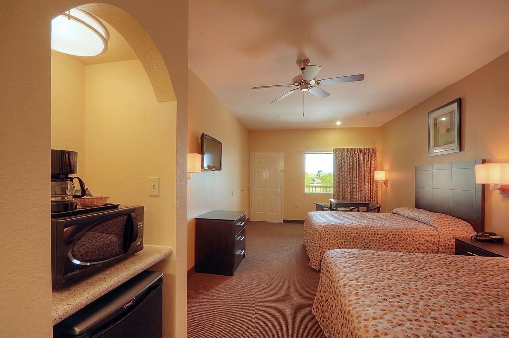 Days Inn By Wyndham Baytown East Zewnętrze zdjęcie